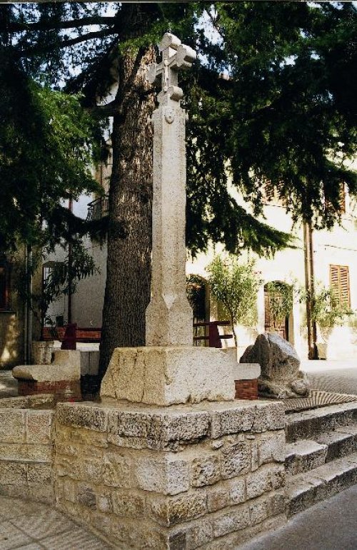 croce in pietra